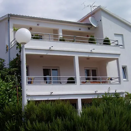 Apartment Tina *