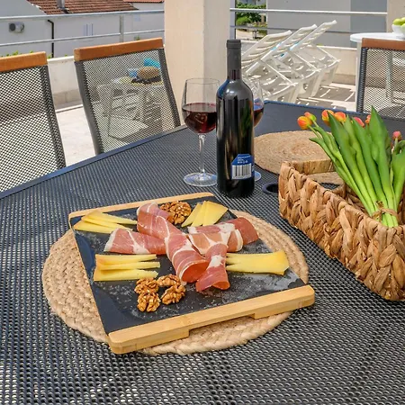 Apartment Tina Rogoznica (Sibenik-Knin)