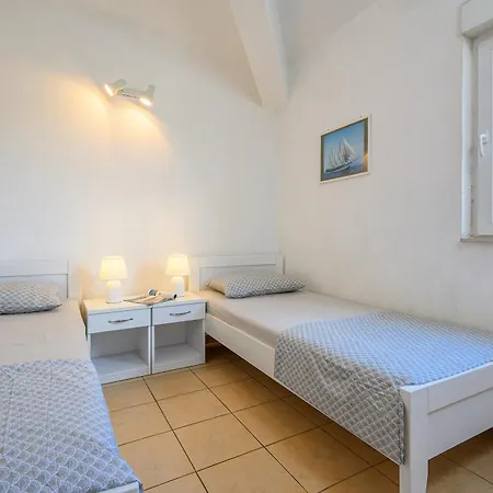 Tina Apartman