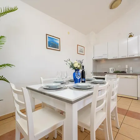 Tina Apartament Rogoznica (Sibenik-Knin)