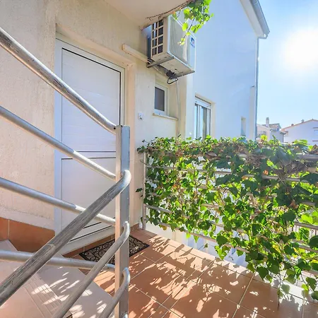 Tina * Rogoznica (Sibenik-Knin)