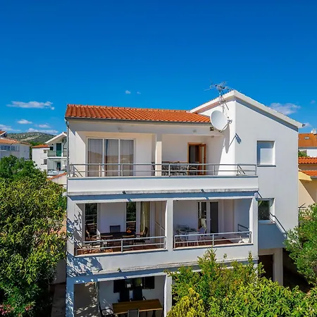 Tina * Rogoznica (Sibenik-Knin)