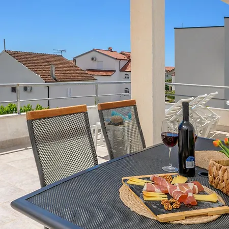 Tina Apartament Rogoznica (Sibenik-Knin)