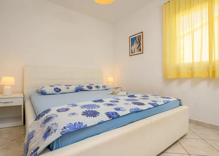 Tina * Rogoznica (Sibenik-Knin)