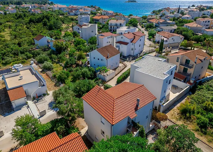 Tina * Rogoznica (Sibenik-Knin)